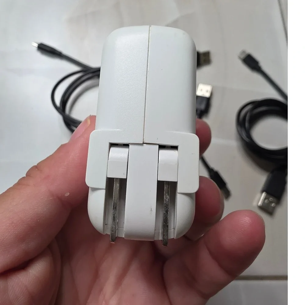 Anker PowerPort 2 Elite Dual USB Wall‎ Charger A2023 White 3 Charging Cables W4